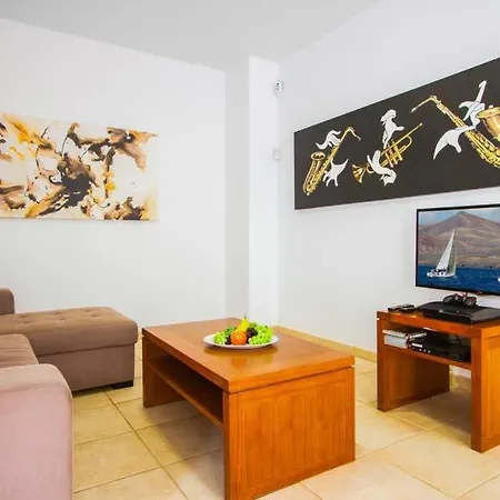 Willa Playa Blanca Sleeps 8 Pool Air Con Wifi Playa Blanca (Lanzarote)