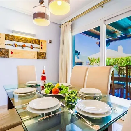 Playa Blanca Sleeps 8 Pool Air Con Wifi Willa Playa Blanca (Lanzarote)